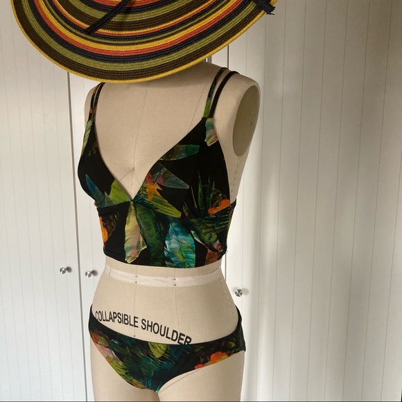 Vitamin A swim wear suit bikini top & bottoms M L - Picture 4 of 6
